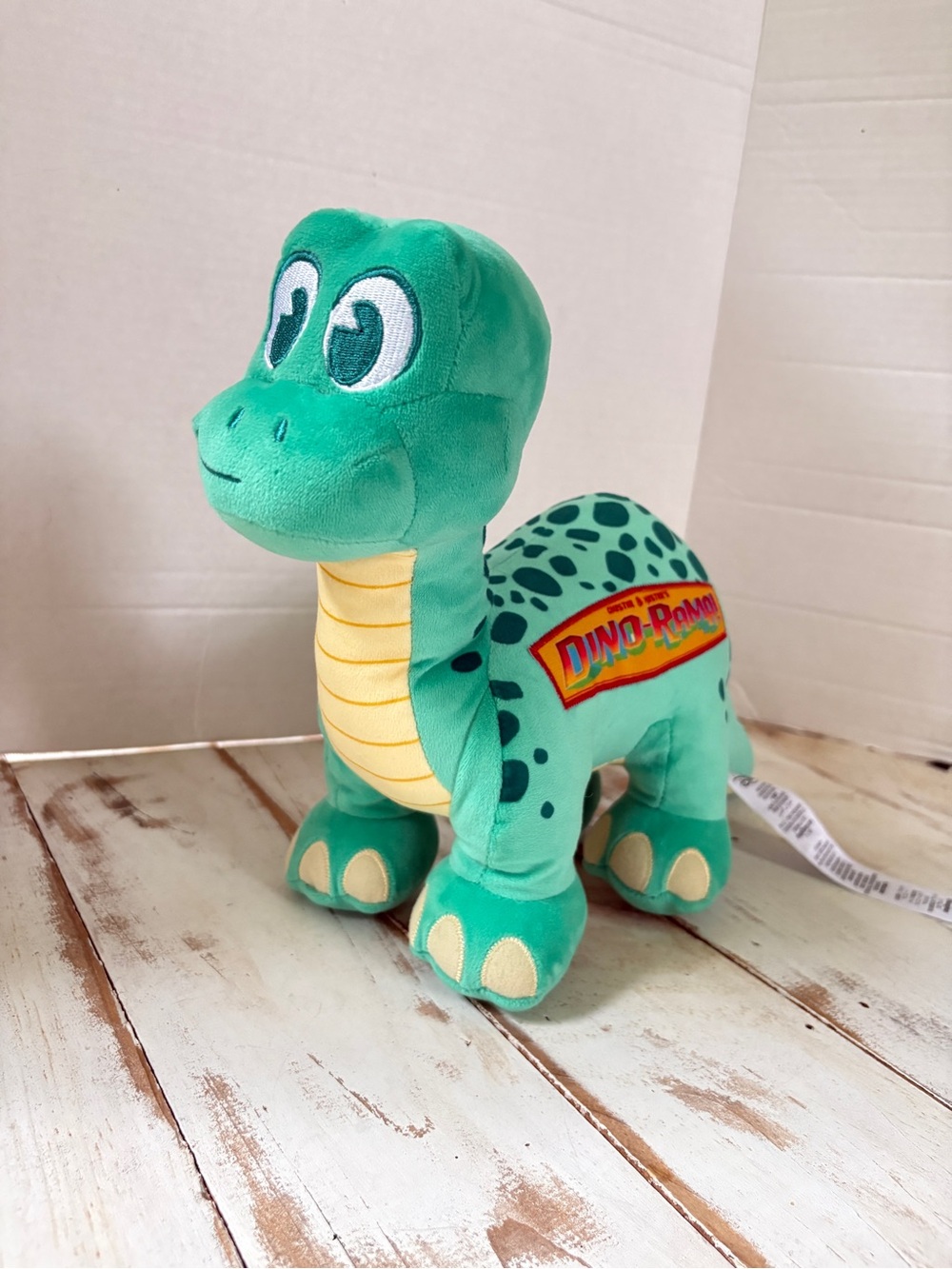 Chester & Hester's Dino-Rama rare plush Disney Animal  Kingdom dinosaur prize